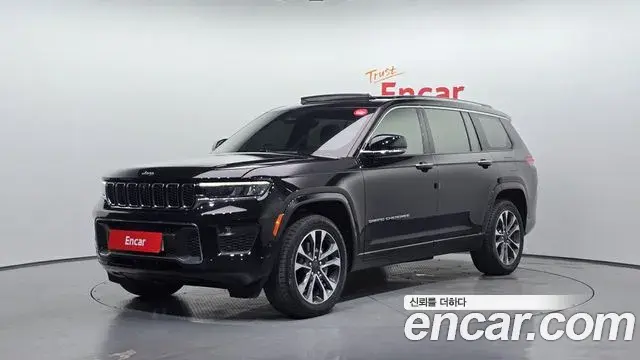 Jeep Grand Cherokee 2021 — Photo 32/34