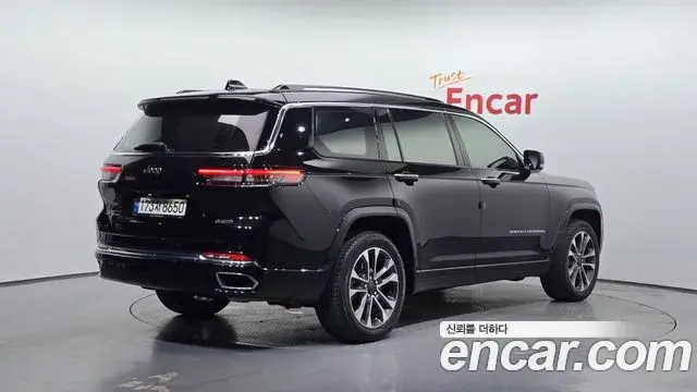 Jeep Grand Cherokee 2021 — Photo 30/34
