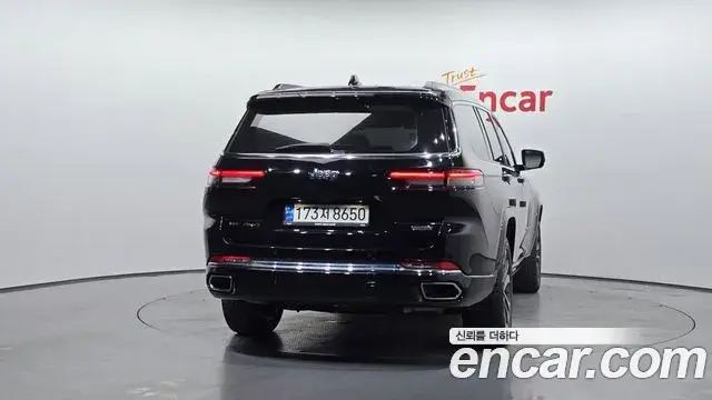 Jeep Grand Cherokee 2021 — Photo 28/34