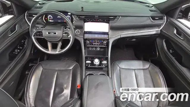 Jeep Grand Cherokee 2021 — Photo 21/34
