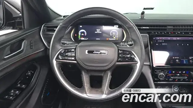 Jeep Grand Cherokee 2021 — Photo 15/34