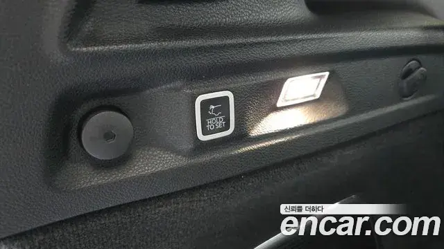 Jeep Grand Cherokee 2021 — Photo 26/34