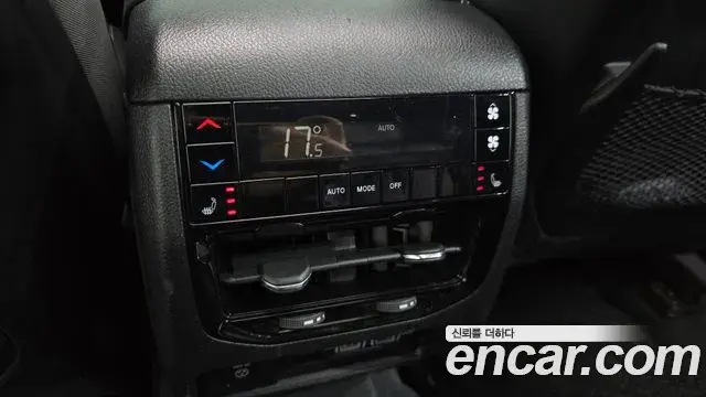 Jeep Grand Cherokee 2021 — Photo 23/34