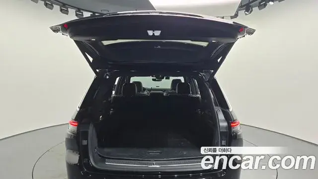 Jeep Grand Cherokee 2021 — Photo 16/34