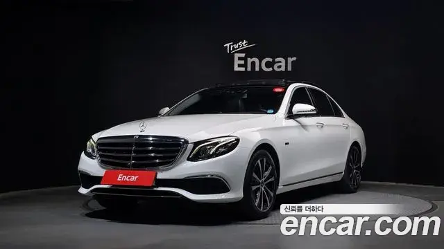 Mercedes-Benz E-Class 2019 — Фото 1/20