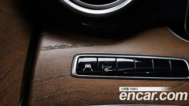 Mercedes-Benz E-Class 2019 — Фото 19/20