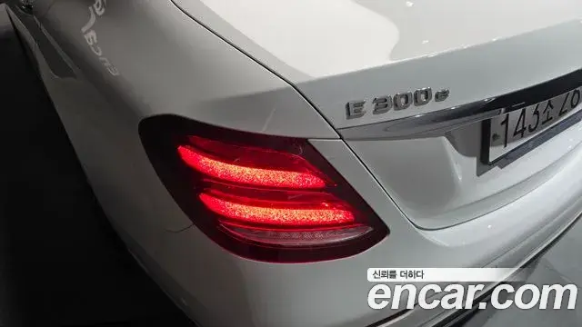 Mercedes-Benz E-Class 2019 — Photo 2/31