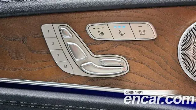 Mercedes-Benz E-Class 2019 — Photo 20/31