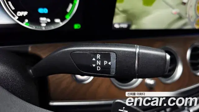 Mercedes-Benz E-Class 2019 — Photo 26/31
