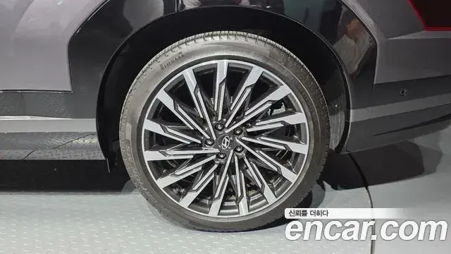 Hyundai Santa Fe 2024 — Photo 4/33