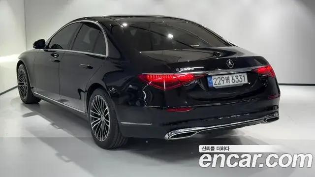 Mercedes-Benz S-Class 2023 — ფოტო 16/20