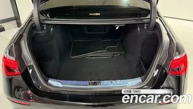 Mercedes-Benz S-Class 2023 — ფოტო 19/20