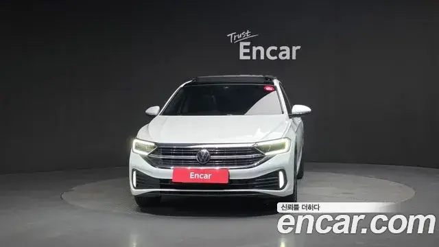 Volkswagen Jetta 2023 — ფოტო 10/31