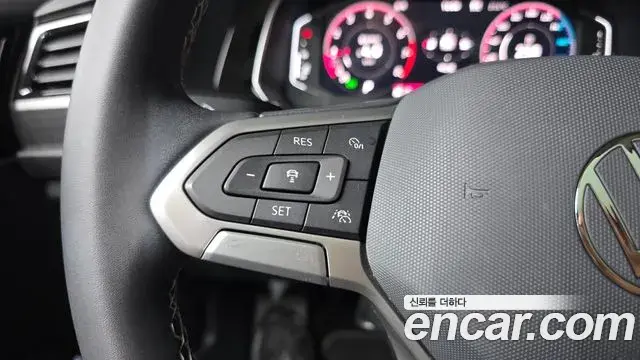 Volkswagen Jetta 2023 — ფოტო 2/31