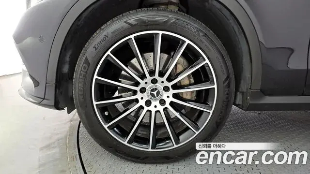 Mercedes-Benz GLC-Class 2018 — Şəkil 11/30