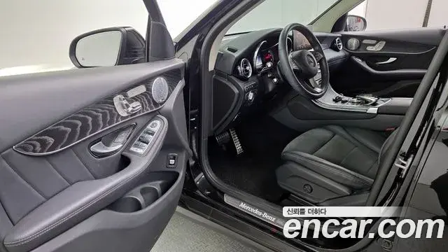 Mercedes-Benz GLC-Class 2018 — Şəkil 16/30