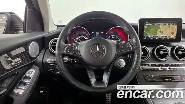 Mercedes-Benz GLC-Class 2018 — Şəkil 7/30