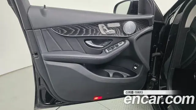Mercedes-Benz GLC-Class 2018 — Şəkil 30/30