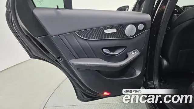 Mercedes-Benz GLC-Class 2018 — Şəkil 6/30