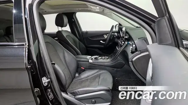 Mercedes-Benz GLC-Class 2018 — Şəkil 23/30