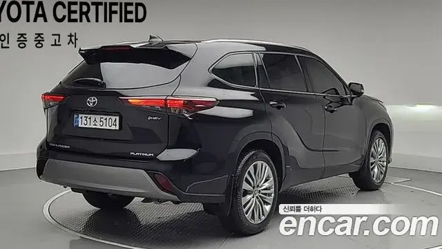 Toyota Highlander 2025 — ფოტო 18/20