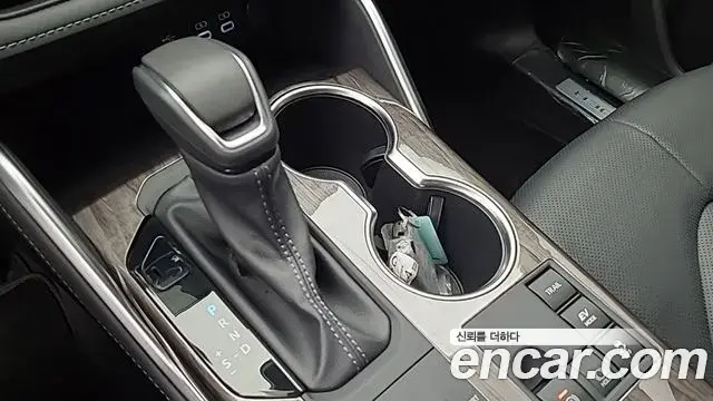 Toyota Highlander 2025 — ფოტო 14/20