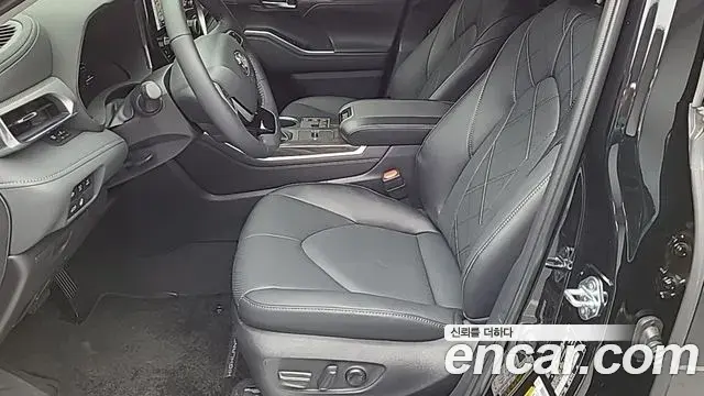 Toyota Highlander 2025 — ფოტო 15/20