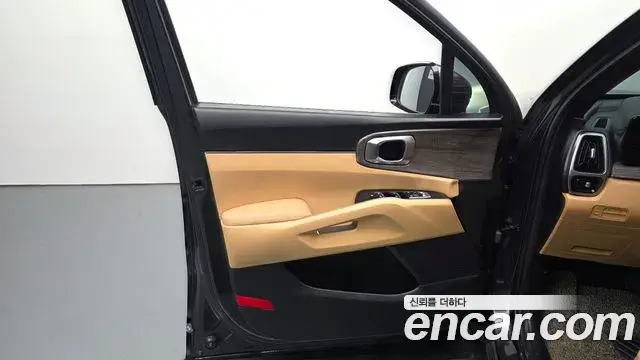Kia Sorento 2021 — Photo 2/31