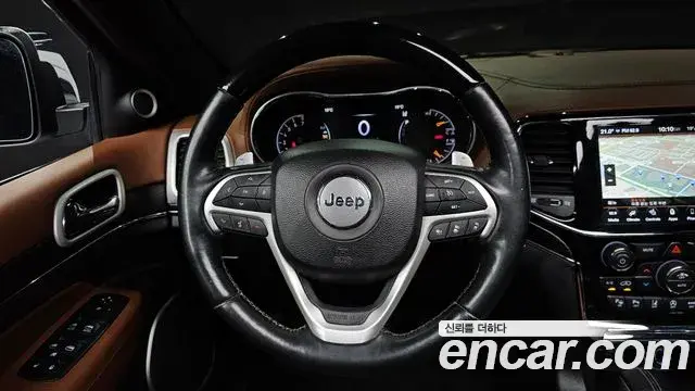 Jeep Grand Cherokee 2020 — Фото 10/20