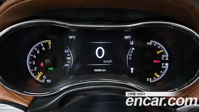 Jeep Grand Cherokee 2020 — Фото 7/20