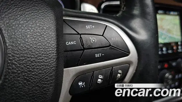 Jeep Grand Cherokee 2020 — Фото 8/20