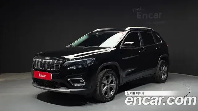 Jeep Cherokee 2021 — ფოტო 20/32