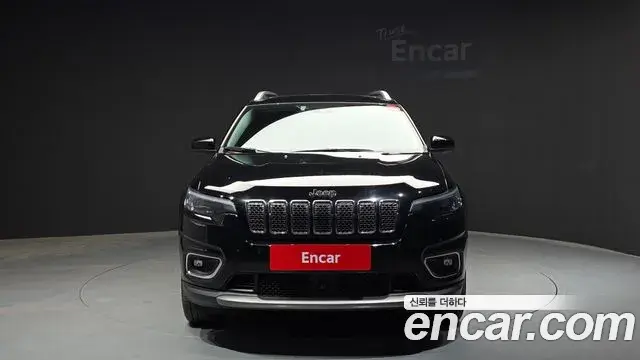 Jeep Cherokee 2021 — ფოტო 30/32
