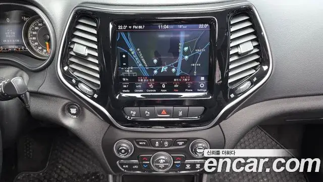 Jeep Cherokee 2021 — ფოტო 1/32
