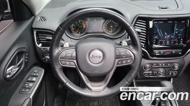 Jeep Cherokee 2021 — ფოტო 11/32