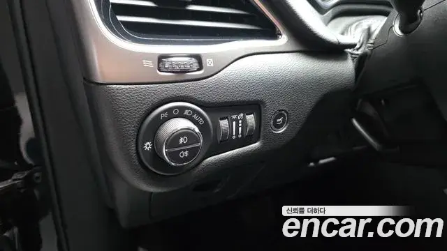 Jeep Cherokee 2021 — ფოტო 32/32