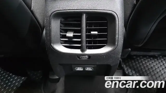 Jeep Cherokee 2021 — ფოტო 28/32