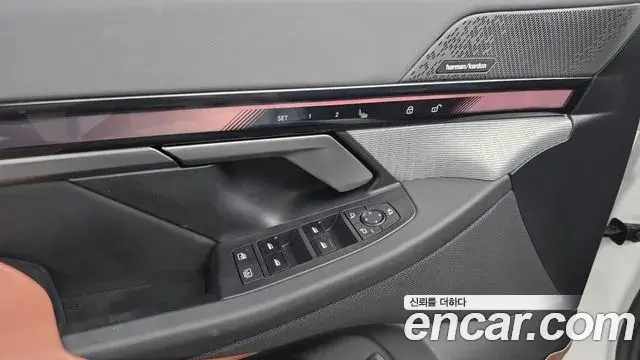 BMW 5 Series 2025 — Фото 14/20