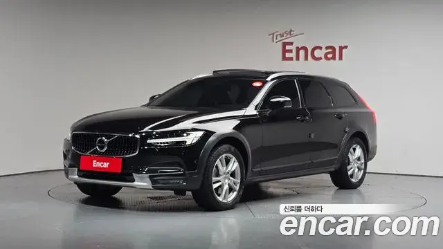 Volvo V90 Cross Country 2018 — Фото 1/20