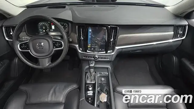 Volvo V90 Cross Country 2018 — Фото 7/20