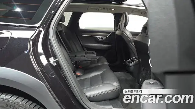 Volvo V90 Cross Country 2018 — Фото 12/20