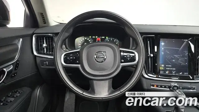Volvo V90 Cross Country 2018 — Фото 13/20