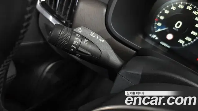 Volvo V90 Cross Country 2018 — Photo 27/32