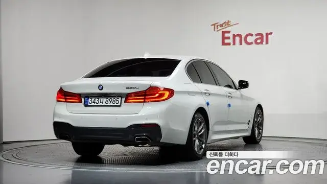 BMW 5 Series 2020 — Photo 33/33