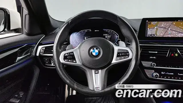 BMW 5 Series 2020 — Photo 19/33