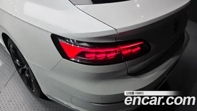Volkswagen Arteon 2023 — Şəkil 30/32