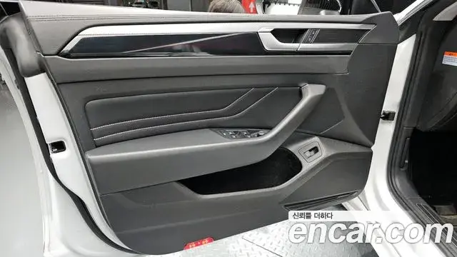 Volkswagen Arteon 2023 — Şəkil 31/32