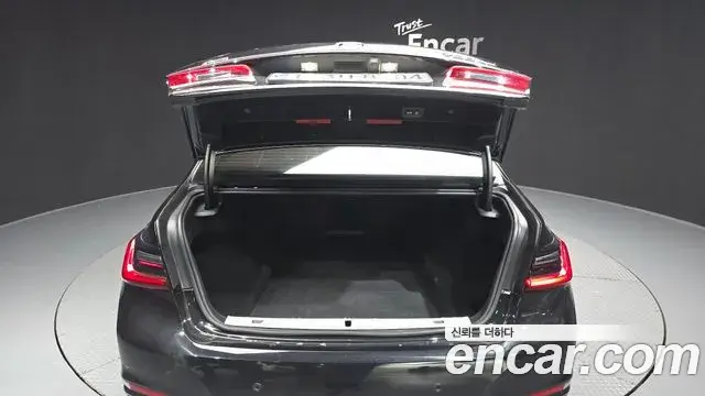 BMW 7 Series 2021 — ფოტო 11/20