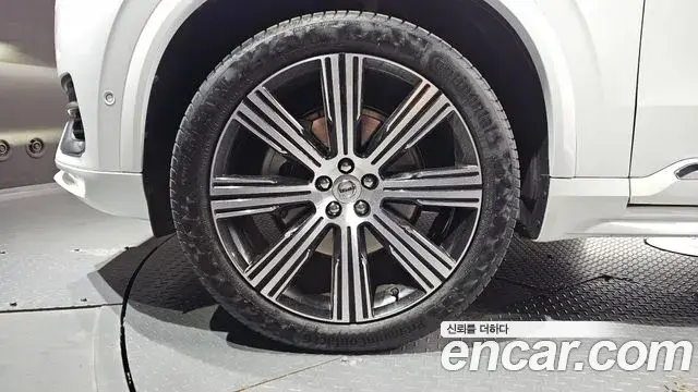 Volvo XC90 2023 — ფოტო 10/32