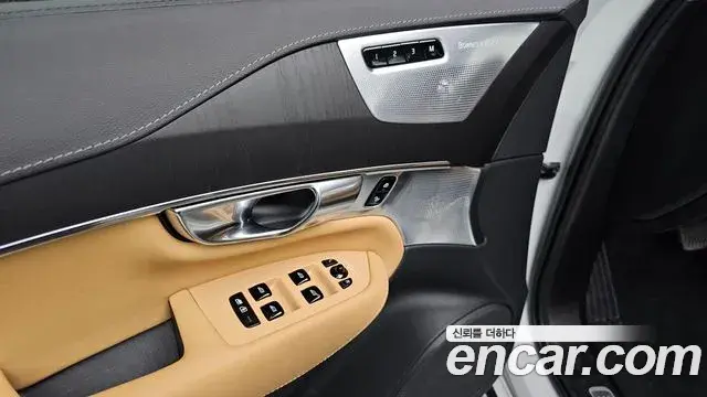 Volvo XC90 2023 — ფოტო 6/32